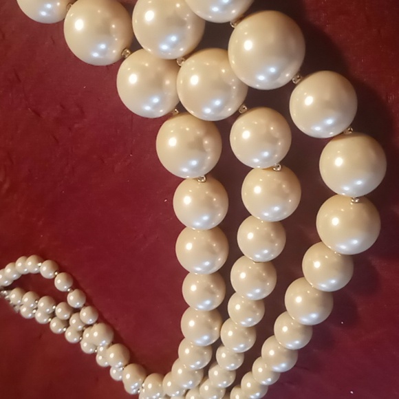 Charter club weighed layered pink pearl necklace. 18 inches long - Picture 4 of 8